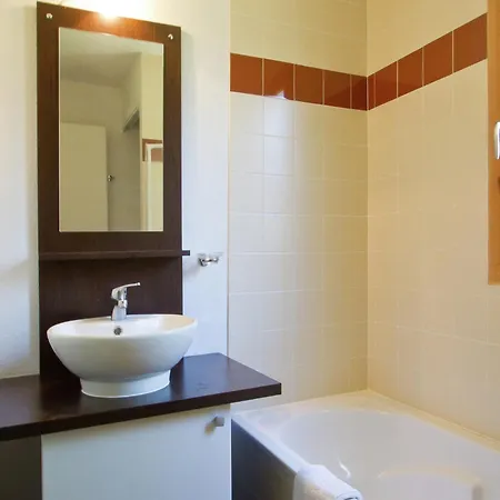 Apartment With Shuttle Bus To The Lift