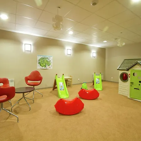 With Shuttle Bus To The Lift Apartment *